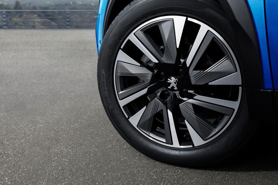 Колеса Peugeot e-2008 GT 2019 года  (WW) (фото 24 из 26)